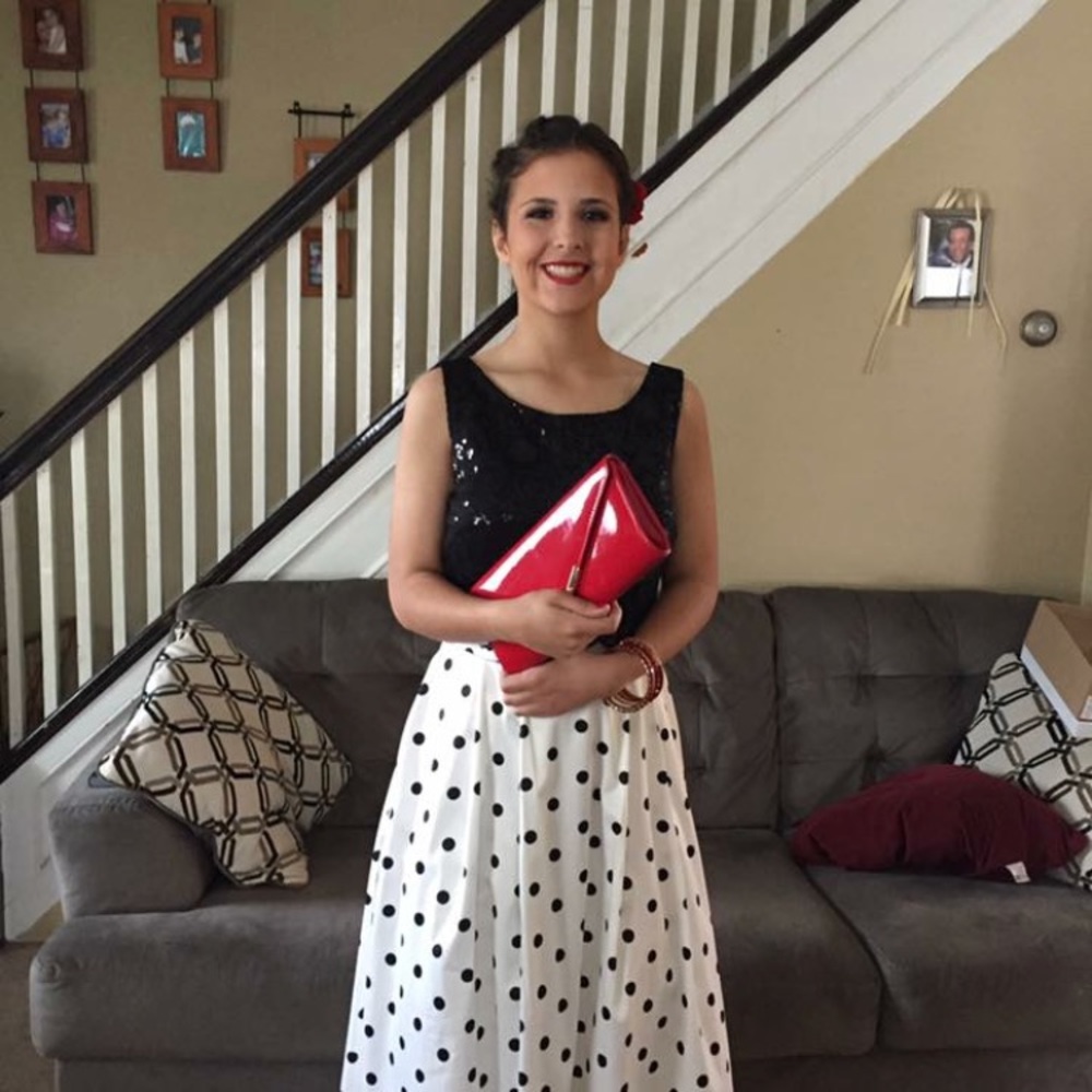 Semi/Prom/Formal Dress - Picture 3 of 3